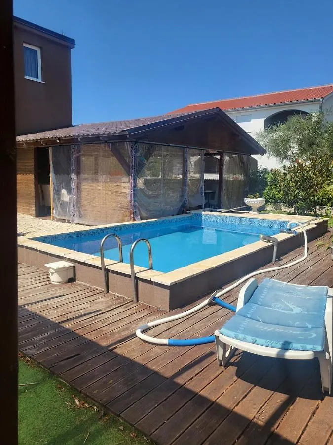 Apartment Villa Garden Vir