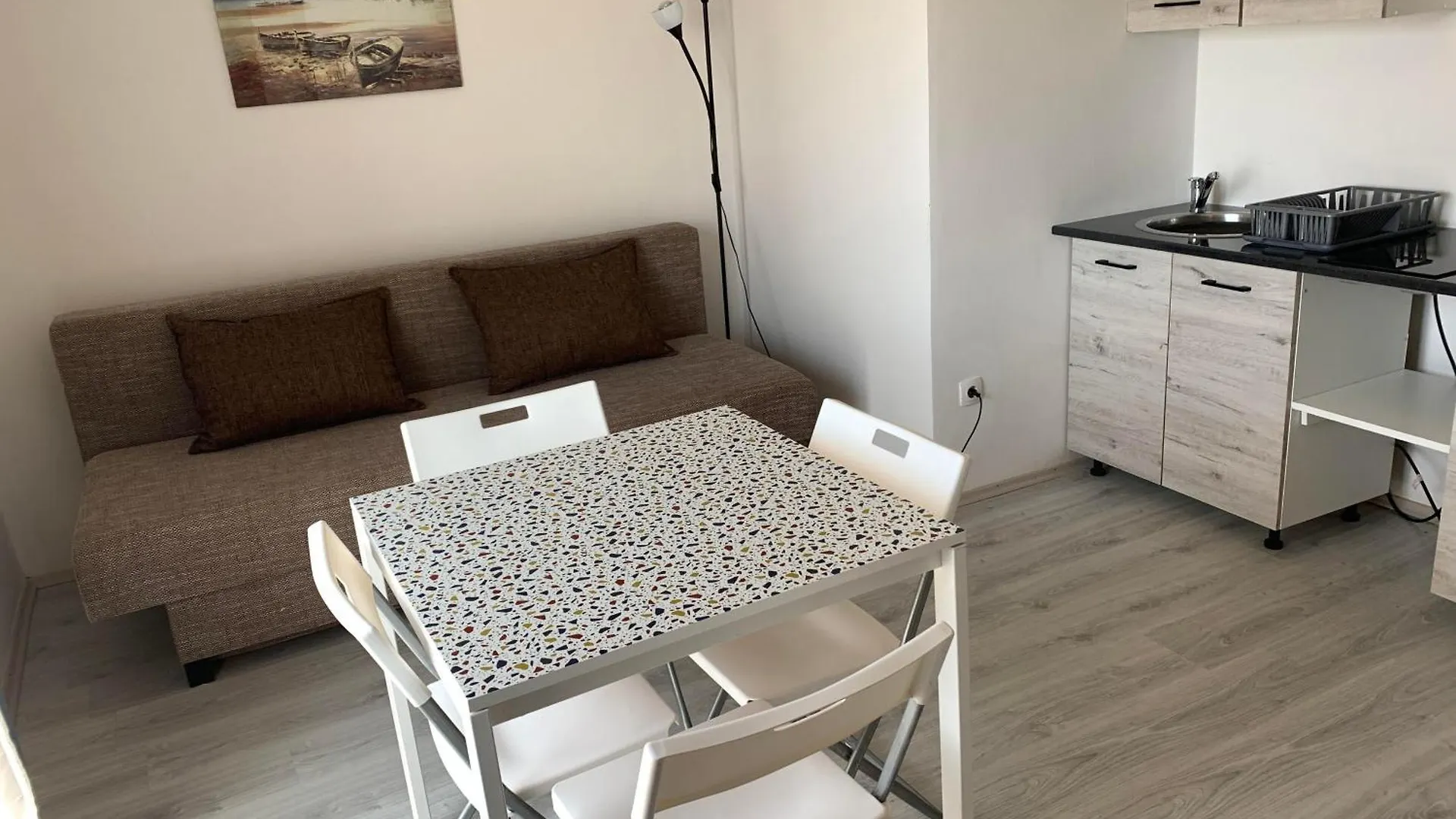 Villa Garden Vir